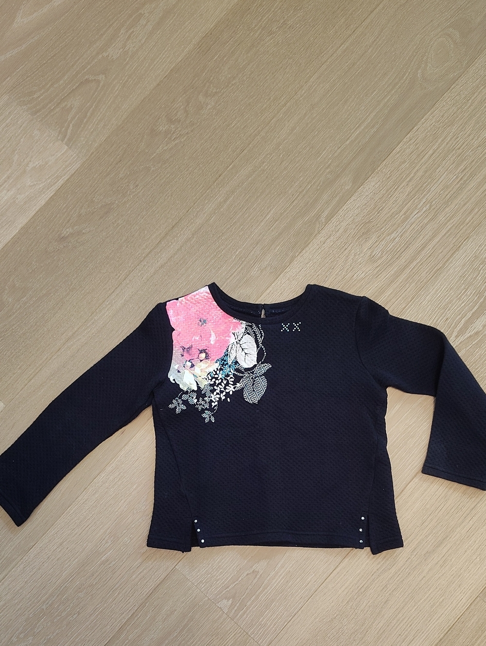 deux par deux Navy Long-Sleeve Top with Pink Floral Accent